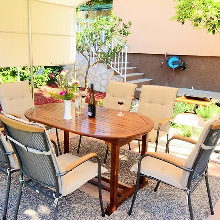 Mit Grill, Terrasse Und Garten Apartment
