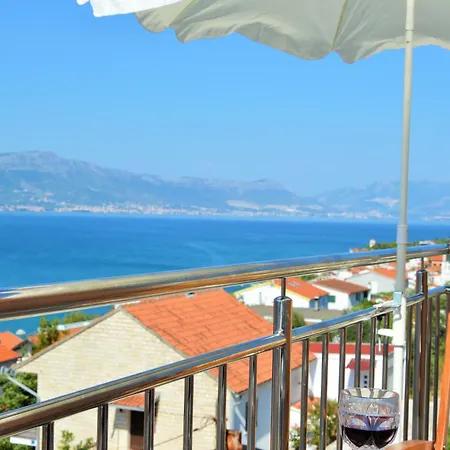 Apartment Mit Grill, Terrasse Und Garten *