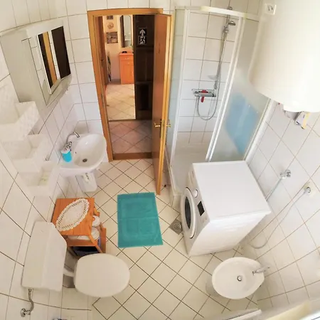 Apartment Mit Grill, Terrasse Und Garten